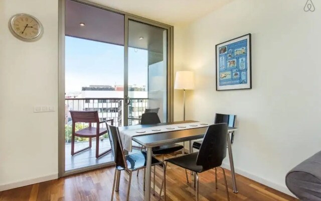 Luxurious 3 Bedroom Flat & Terrace in Sants