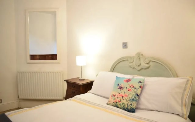 1 Bedroom Apartment in West London