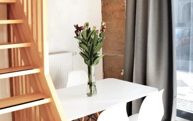 Stylish New Cube Loft II by Berlin-Wall-Apartments