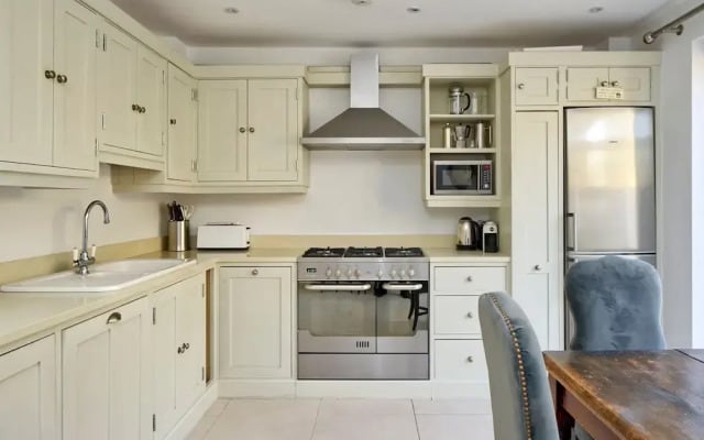 Stunning 3 bed Home With Garden - Wandsworth