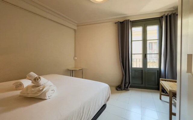 SmartRental Barcelona Ramblas Apartments