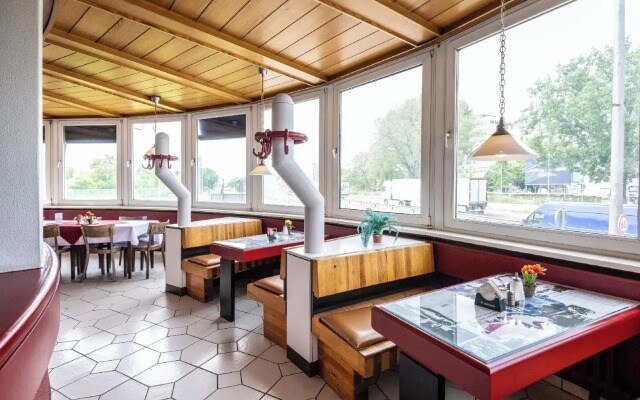Raststättenhotel Avus