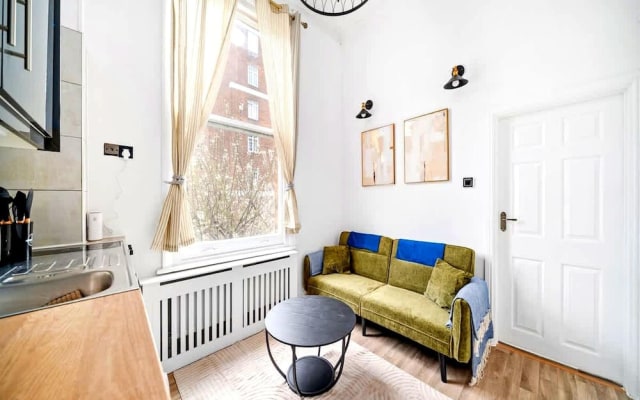 Modern 1BR Apartment in Greater London