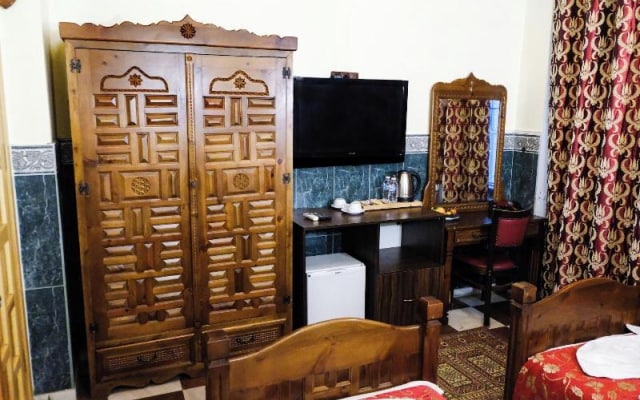 Le Antique 1892 Istanbul