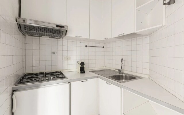 On Via Mecenate Apt 5
