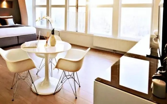 AMS Suites