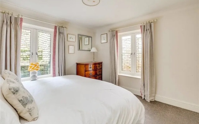 Cozy Chelsea Flat For 4 W Back Garden
