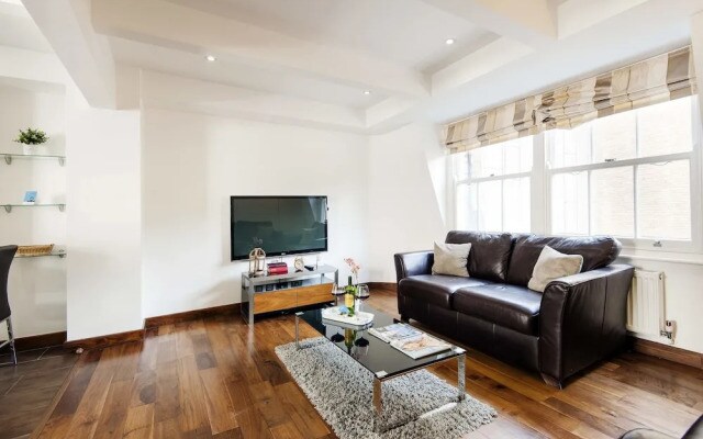 Bright Cleveland Street Apartment - SHS