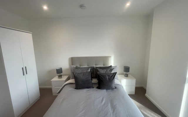 Immaculate 2bed Apartment in London - City Views