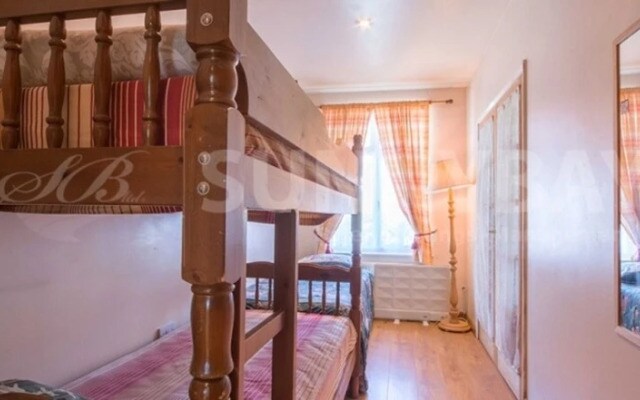 Beautiful 4-bed House in Sutton