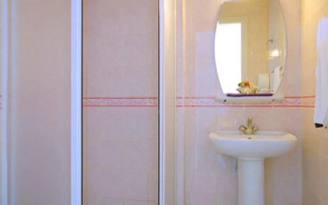 Yuva Hotel