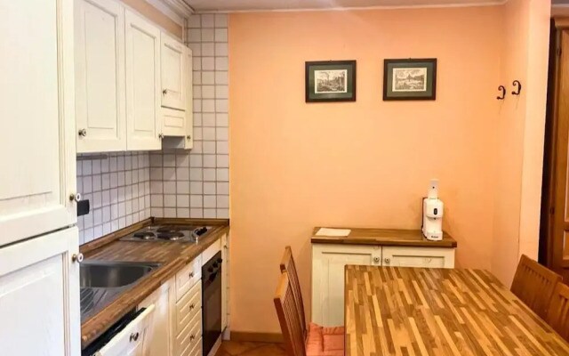 Tranquil Retreat Near Rome for 4