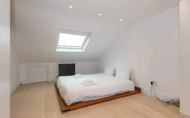 Bright 2 Bedroom Flat in Lower Clapton