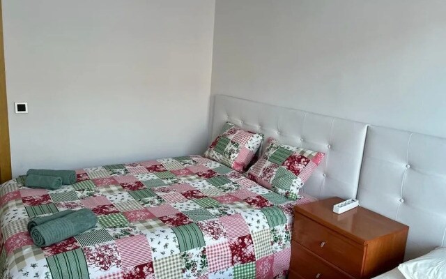 Amplio apartamento cerca FIRA y Centro