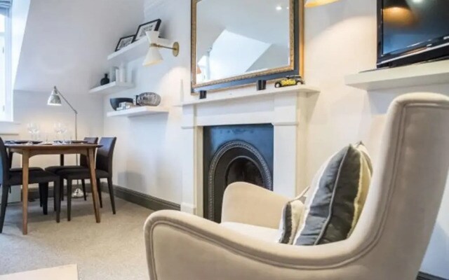 Eson2 - Bolton Gardens Lodge