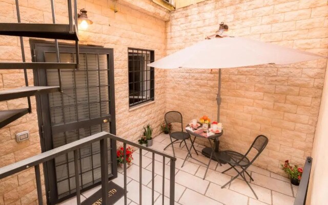 Leonina 75 Holidays