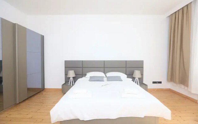 Luxury 4+1 Apt @ Nisantasi