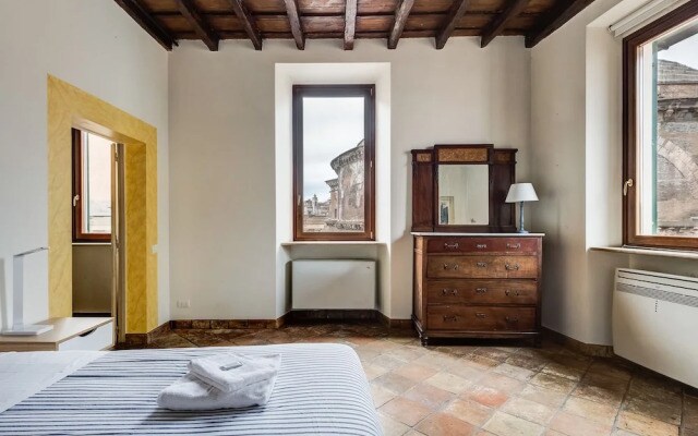Pantheon Luxury Enchanting Apartment