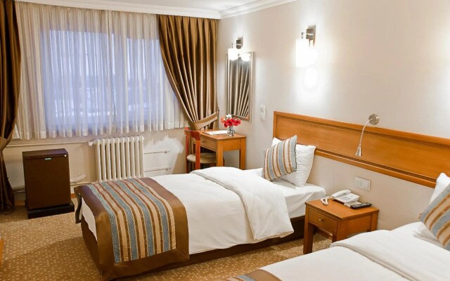 Avlonya Hotel