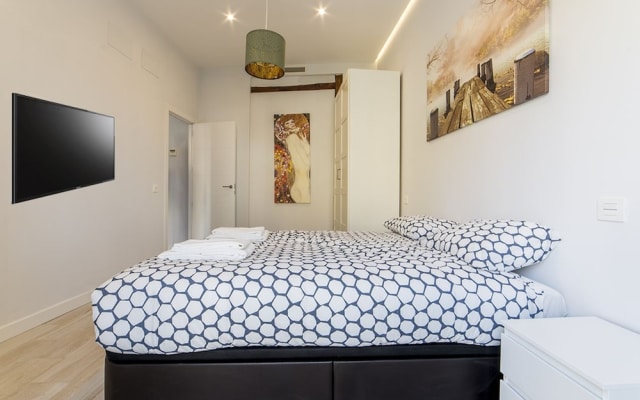 Brand new apartment next to Puerta del Sol