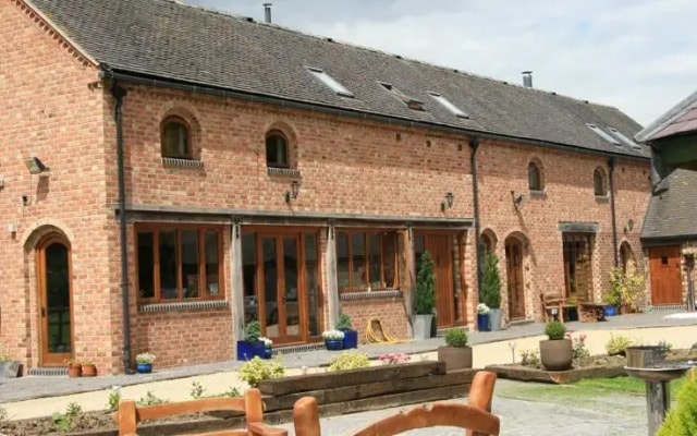 Hungry Bentley Barn bed and breakfast
