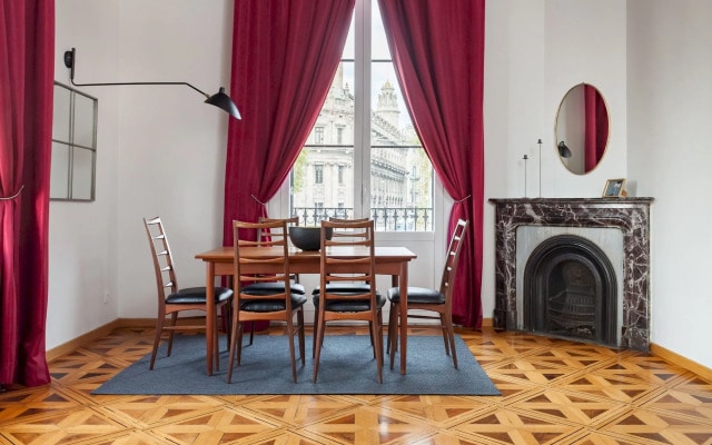 Gaudí in Barcelona with 2 bedrooms and 2 bathrooms