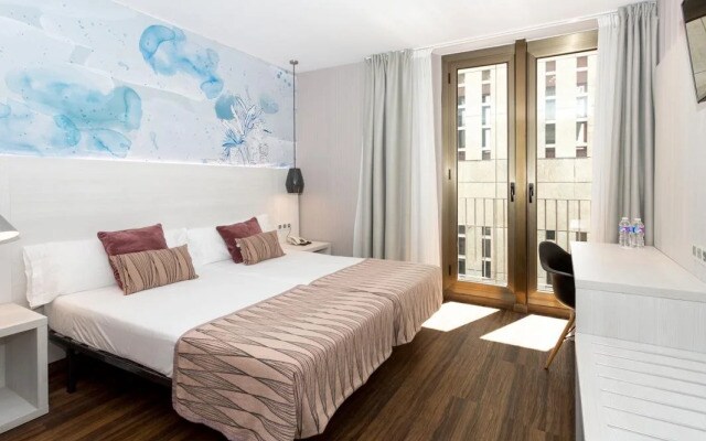 Opera Ramblas Hostal