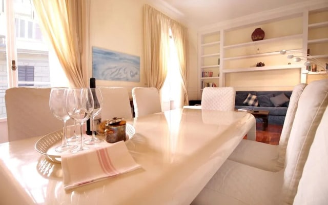 Prestigious Family Apt near St. Peter