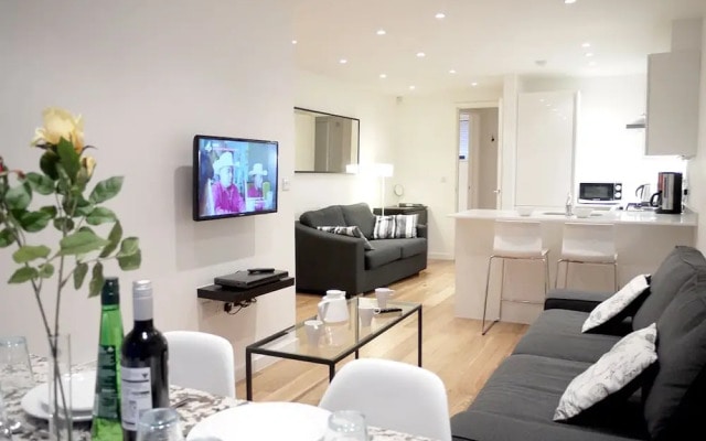 Farringdon Superior Apartments