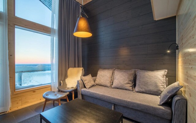 Star Arctic Hotel & Activities