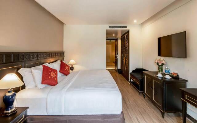 Melia White House Hotel