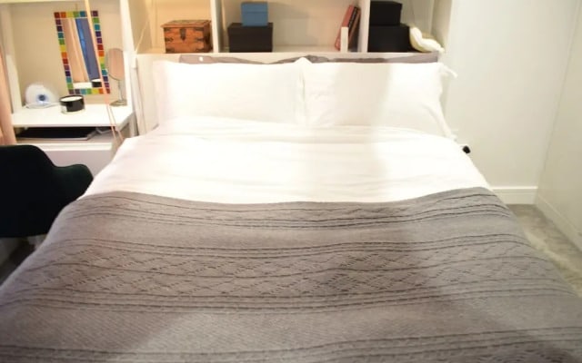Contemporary 1 Bedroom Flat With Balcony in Hackney