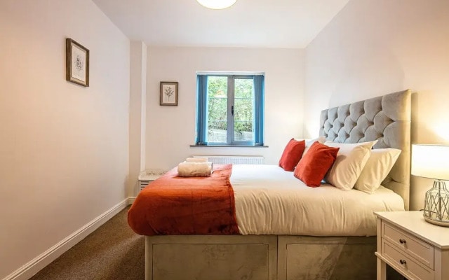 Cosy 1 Bedroom Private Patio by Opulent