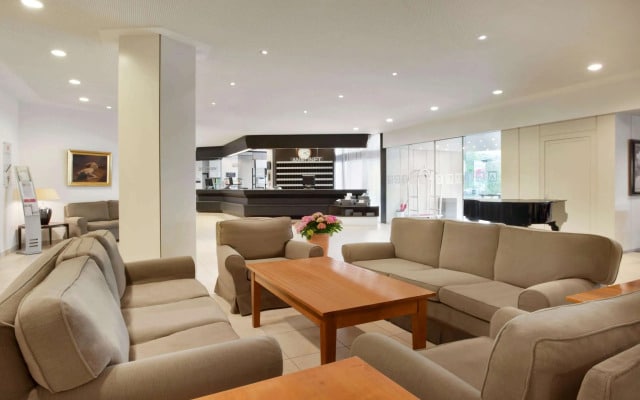 Отель Ramada by Wyndham Nuernberg Parkhotel