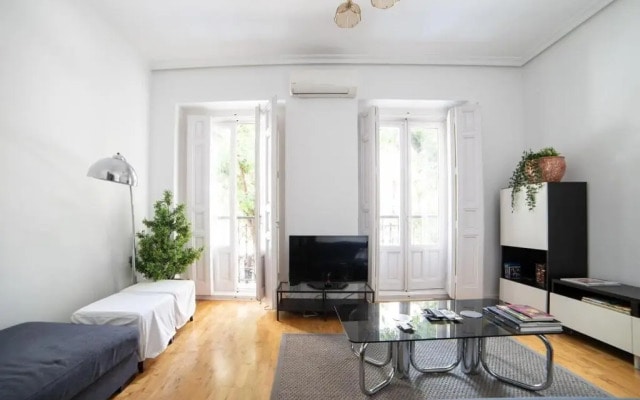 Bright apartment in Historical City Center