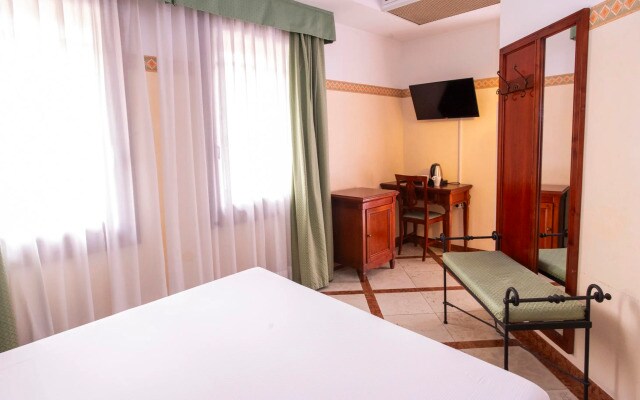 Russo Palace Hotel