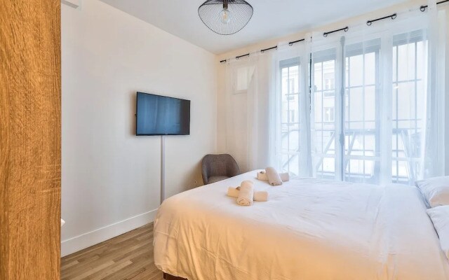 NEW Paradis 2 Flats in Heart of Paris