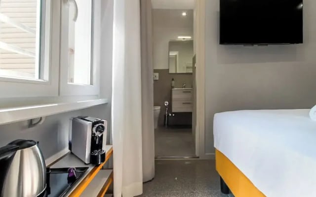 Velia Relais