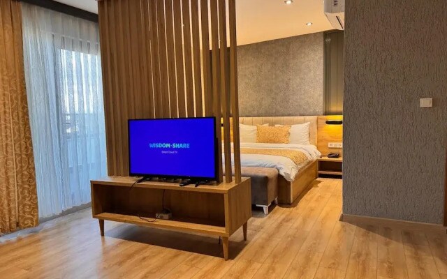 Inn Port Hotel