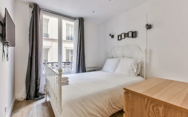 17 - Luxury Parisian Flat Montorgueil 2