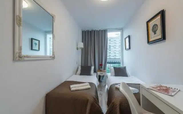 Ajax Apartments Rondo Onz