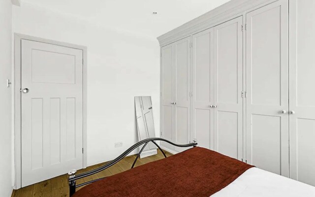 1-bed London Bliss: Putney Gem