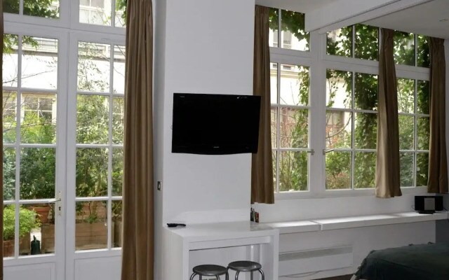Modern Apartment in Île-de-france With Private Terrace