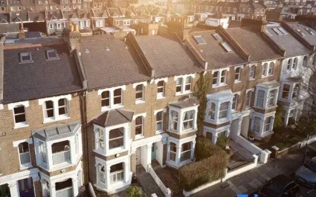 Luxury 5-Bedroom town house in Brook Green, Centra