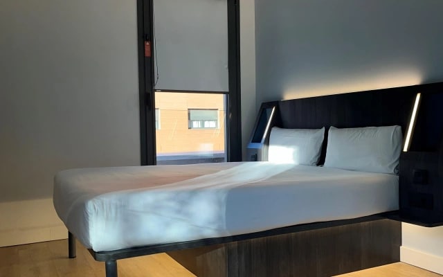 Отель Four Points Flex by Sheraton Madrid Atocha