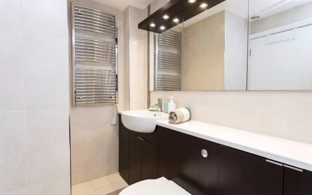3 Bedroom Flat Near Whitechapel