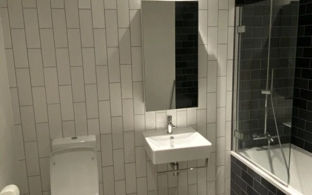 Immaculate 1-bed Condo in Royal Wharf London