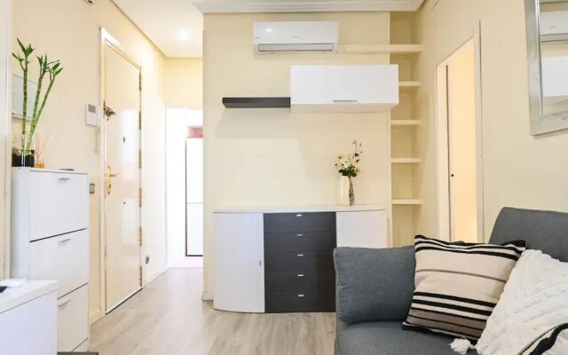M Emb1545 Coqueto Apartamento de dos Dormitorios