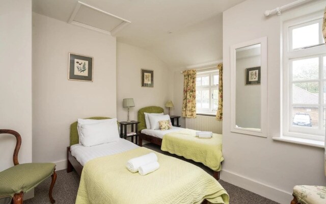 Charming 2BD Garden House - Hammersmith