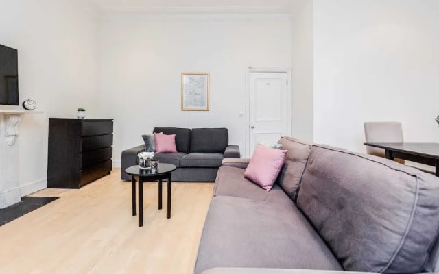 Amazing 2 bed 2 bath Kensington